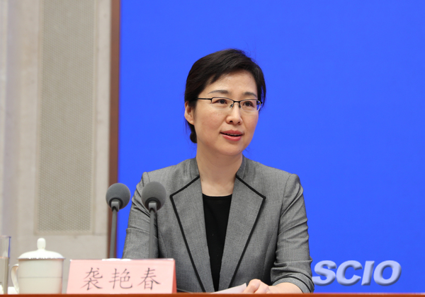 國(guó)新辦新聞局副局長(zhǎng)、新聞發(fā)言人襲艷春（焦非 攝）