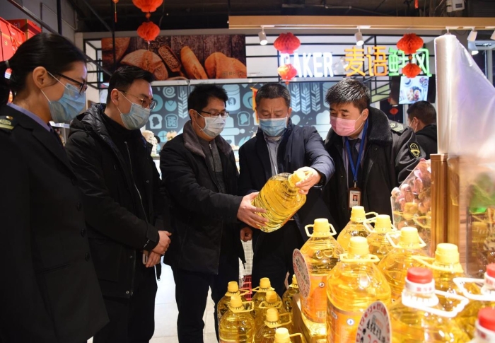 河南省開封市市場監(jiān)管局開展食品安全抽樣檢查 河南省開封市市場監(jiān)管局開展食品安全抽樣檢查