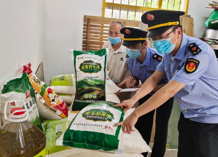 江西于都突擊檢查校園食品安全 江西于都突擊檢查校園食品安全
