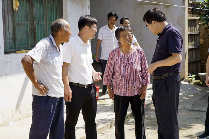 徐景和赴碭山縣指導脫貧攻堅并出席醫(yī)療器械產(chǎn)業(yè)合作交流研討會 徐景和赴碭山縣指導脫貧攻堅并出席醫(yī)療器械產(chǎn)業(yè)合作交流研討會