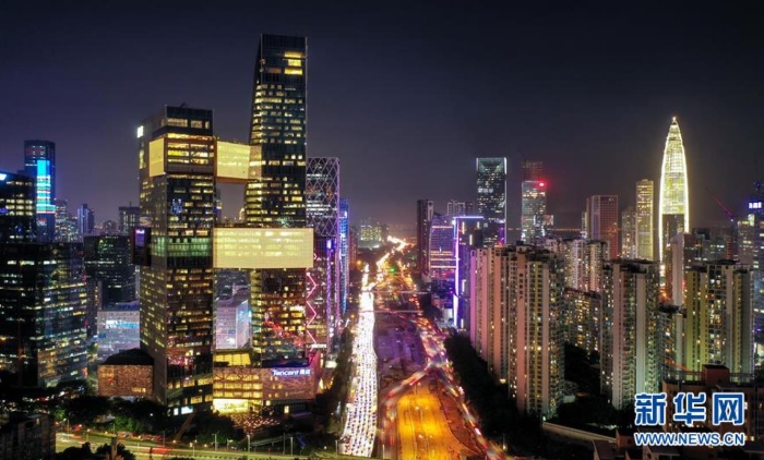 9月22日拍攝的深圳市南山區(qū)科技園夜景（無(wú)人機(jī)照片）。新華社記者 毛思倩 攝
