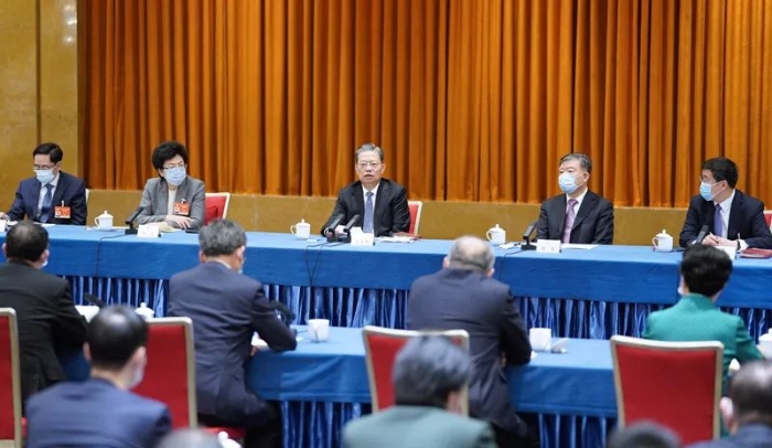 3月6日，中共中央政治局常委、中央紀委書記趙樂際看望出席全國政協(xié)十三屆四次會議的農(nóng)工黨、體育界委員并參加討論。新華社記者 張領 攝