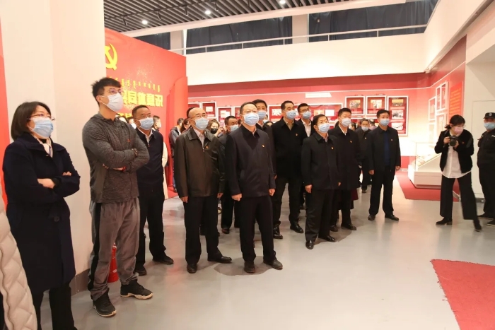 圖為參觀現(xiàn)場。