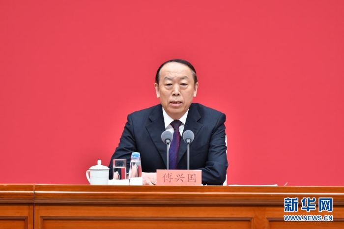 　　3月23日，中共中央在北京舉行新聞發(fā)布會(huì)，介紹中國(guó)共產(chǎn)黨成立100周年慶?；顒?dòng)有關(guān)情況，并答記者問(wèn)。這是中央組織部副部長(zhǎng)傅興國(guó)在發(fā)布會(huì)上介紹有關(guān)情況。新華社記者 李鑫 攝