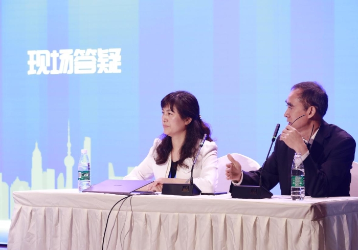圖為現(xiàn)場答疑。