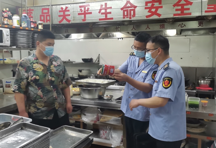 圖為檢查現(xiàn)場。