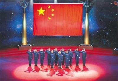 這是中國人民解放軍航天員的資料照片。新華社發(fā)
