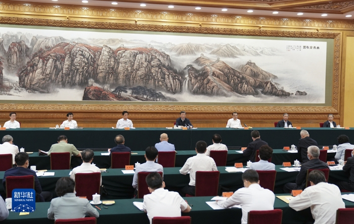 8月27日至28日，中央民族工作會議在北京召開。中共中央總書記、國家主席、中央軍委主席習近平出席會議并發(fā)表重要講話。新華社記者 李學仁 攝