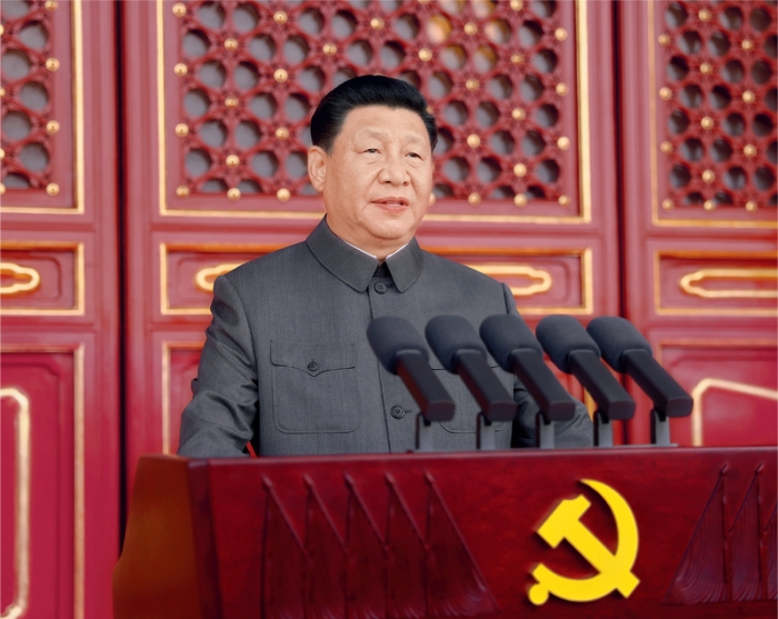 2021年7月1日，慶祝中國(guó)共產(chǎn)黨成立100周年大會(huì)在北京天安門(mén)廣場(chǎng)隆重舉行。中共中央總書(shū)記、國(guó)家主席、中央軍委主席習(xí)近平發(fā)表重要講話。 新華社記者 鞠鵬/攝
