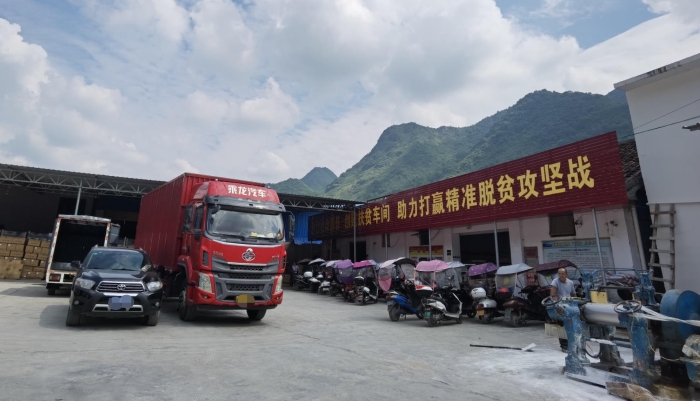 在就業(yè)扶貧車間生產(chǎn)的產(chǎn)品，即將運(yùn)往欽州和深圳的港口，并轉(zhuǎn)運(yùn)到美國(guó)、德國(guó)。