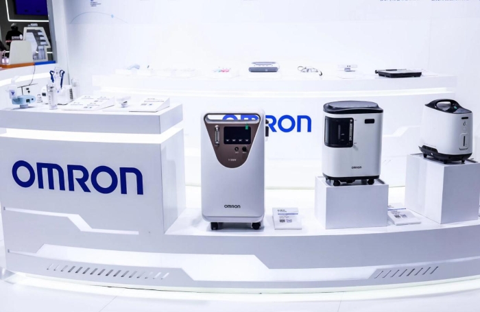 圖為創(chuàng)新智能健康管理終端——AIMMC小歐助手。