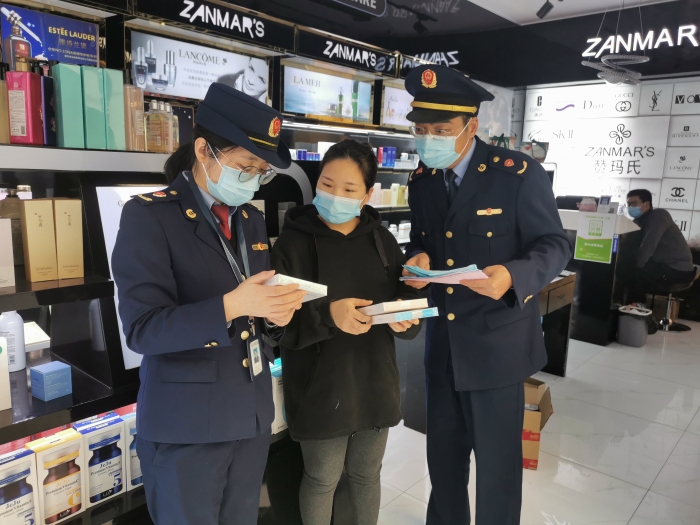 圖為檢查現(xiàn)場。