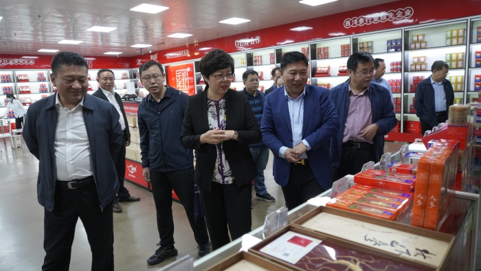 圖為吉林省藥監(jiān)局開展“兩確保一率先”大調(diào)研大謀劃活動(dòng)。（葉陽(yáng)歡攝）