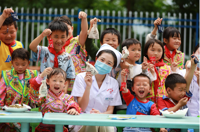 全國600多所中小學(xué)20萬學(xué)生感受中醫(yī)藥文化 全國600多所中小學(xué)20萬學(xué)生感受中醫(yī)藥文化