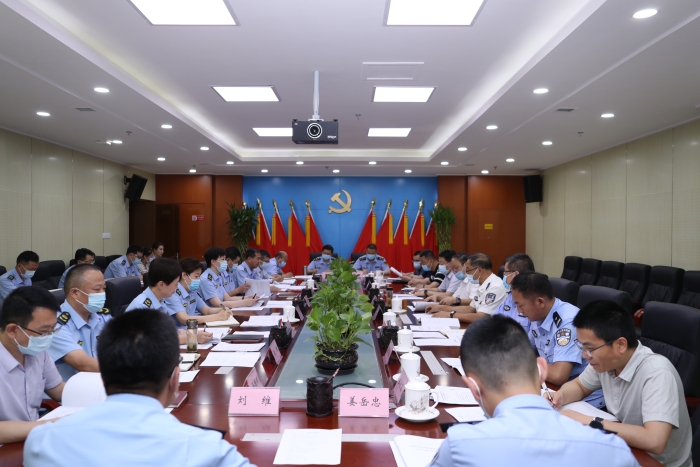 圖為新疆維吾爾自治區(qū)藥品行政執(zhí)法與刑事司法銜接工作聯(lián)席會議2022年第一次會議現(xiàn)場。