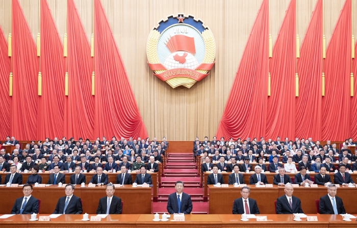 3月10日上午，中國(guó)人民政治協(xié)商會(huì)議第十四屆全國(guó)委員會(huì)第二次會(huì)議在北京人民大會(huì)堂閉幕。這是習(xí)近平、李強(qiáng)、趙樂(lè)際、蔡奇、丁薛祥、李希、韓正在主席臺(tái)就座。新華社記者 黃敬文 攝