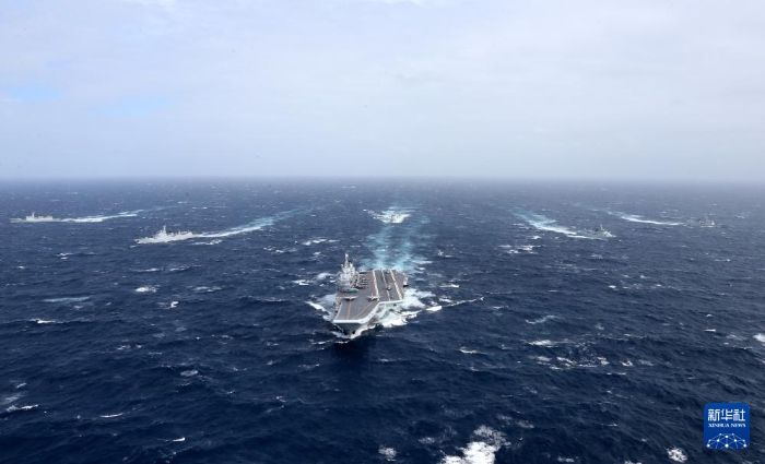 海軍遼寧艦航母編隊(duì)向西太平洋航渡（資料照片）。新華社發(fā)（莫小亮 攝）