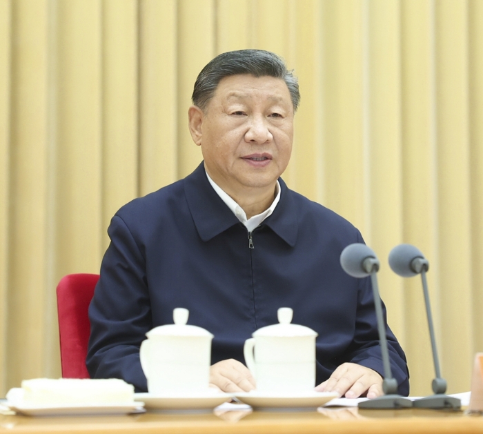 9月9日至10日，全國教育大會在北京召開。中共中央總書記、國家主席、中央軍委主席習近平出席會議并發(fā)表重要講話，代表黨中央向全國廣大教師和教育工作者致以節(jié)日祝賀和誠摯問候。新華社記者 鞠鵬 攝
