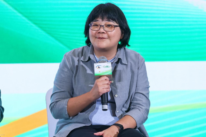 圖為Audrey Chia在第四屆守護(hù)全生命周期眼健康會(huì)議上發(fā)言。